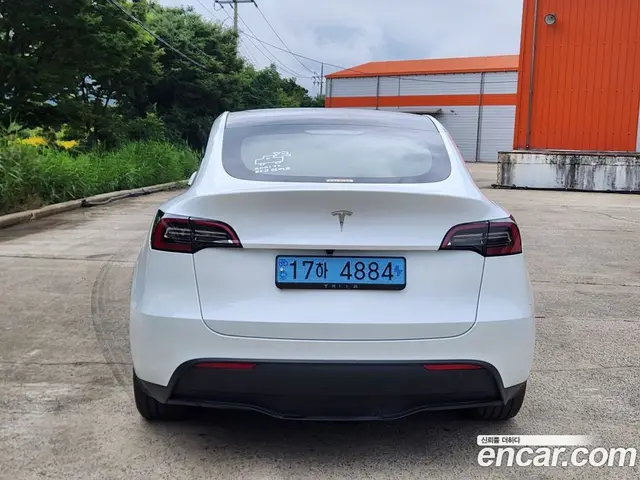 Tesla Model Y 2025 автомат (гидро), миниатюра 4