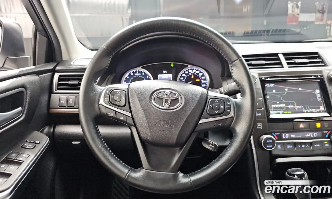 Toyota Camry 2016 2.5 автомат (гидро), фото 13
