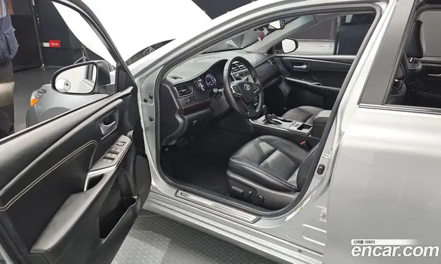 Toyota Camry 2016 2.5 автомат (гидро), миниатюра 10