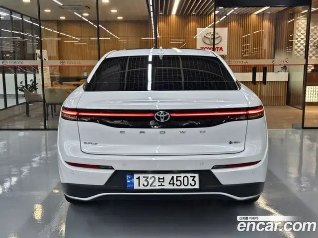 Toyota Crown 2024 2.5 автомат (вариатор), миниатюра 4