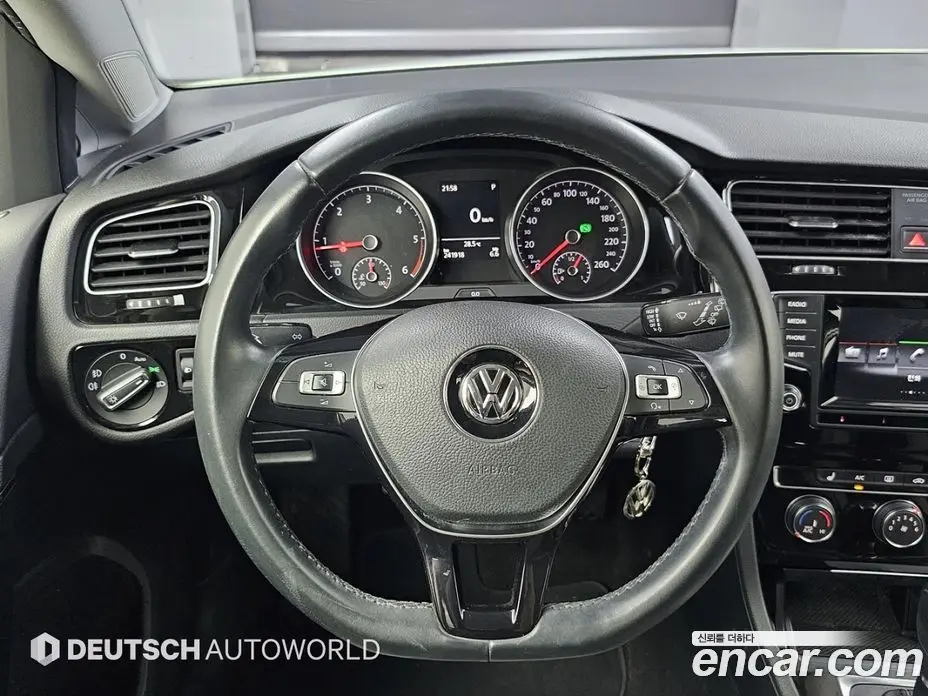 Volkswagen Golf 2015 1.6 автомат (гидро), фото 13