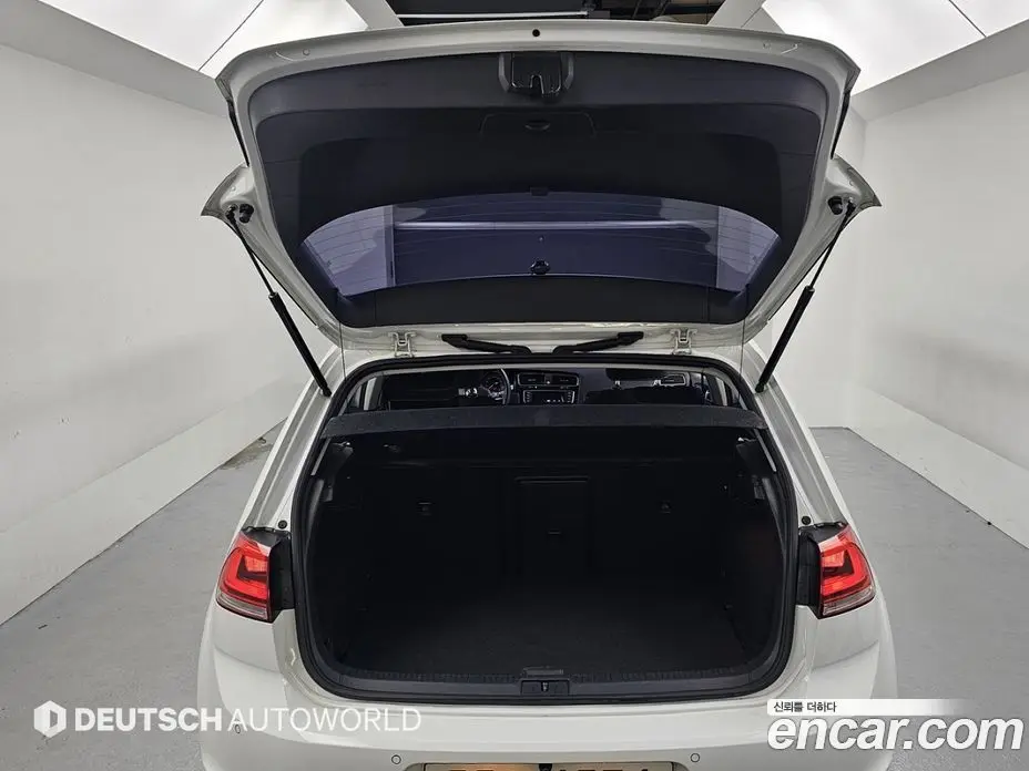 Volkswagen Golf 2015 1.6 автомат (гидро), фото 19