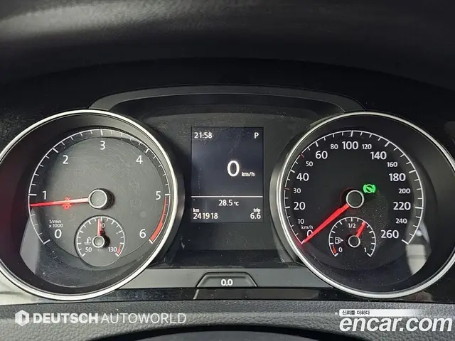 Volkswagen Golf 2015 1.6 автомат (гидро), миниатюра 8