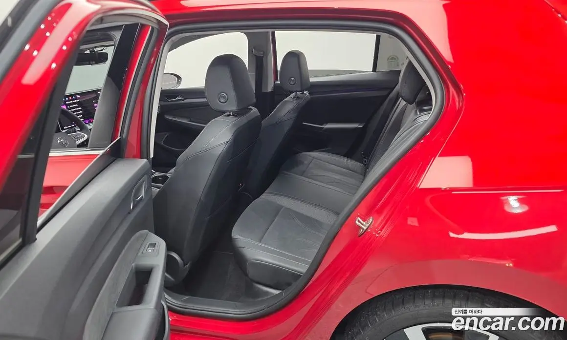 Volkswagen Golf 2025 2.0 автомат (гидро), фото 17