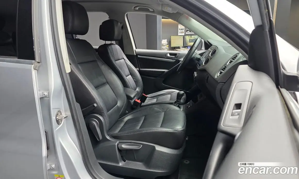 Volkswagen Tiguan 2014 2.0 автомат (гидро), фото 11