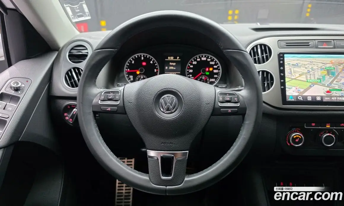 Volkswagen Tiguan 2014 2.0 автомат (гидро), фото 13