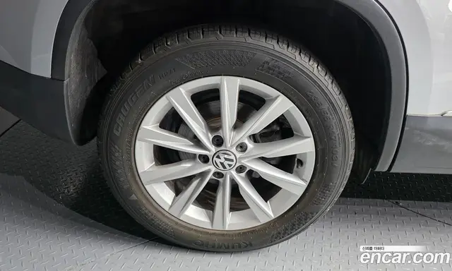 Volkswagen Tiguan 2014 2.0 автомат (гидро), миниатюра 5
