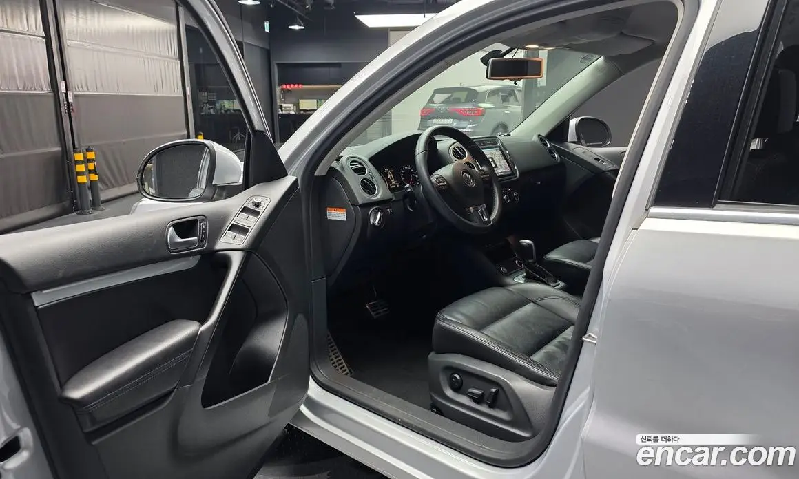 Volkswagen Tiguan 2014 2.0 автомат (гидро), фото 10