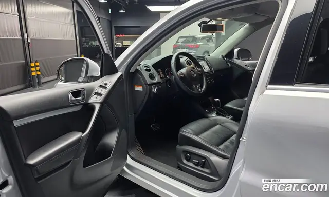 Volkswagen Tiguan 2014 2.0 автомат (гидро), миниатюра 10