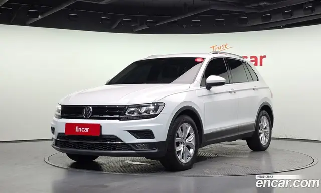 Volkswagen Tiguan 2018 2.0 автомат (гидро), миниатюра 1