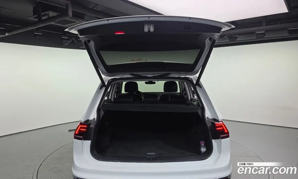Volkswagen Tiguan 2018 2.0 автомат (гидро), фото 20