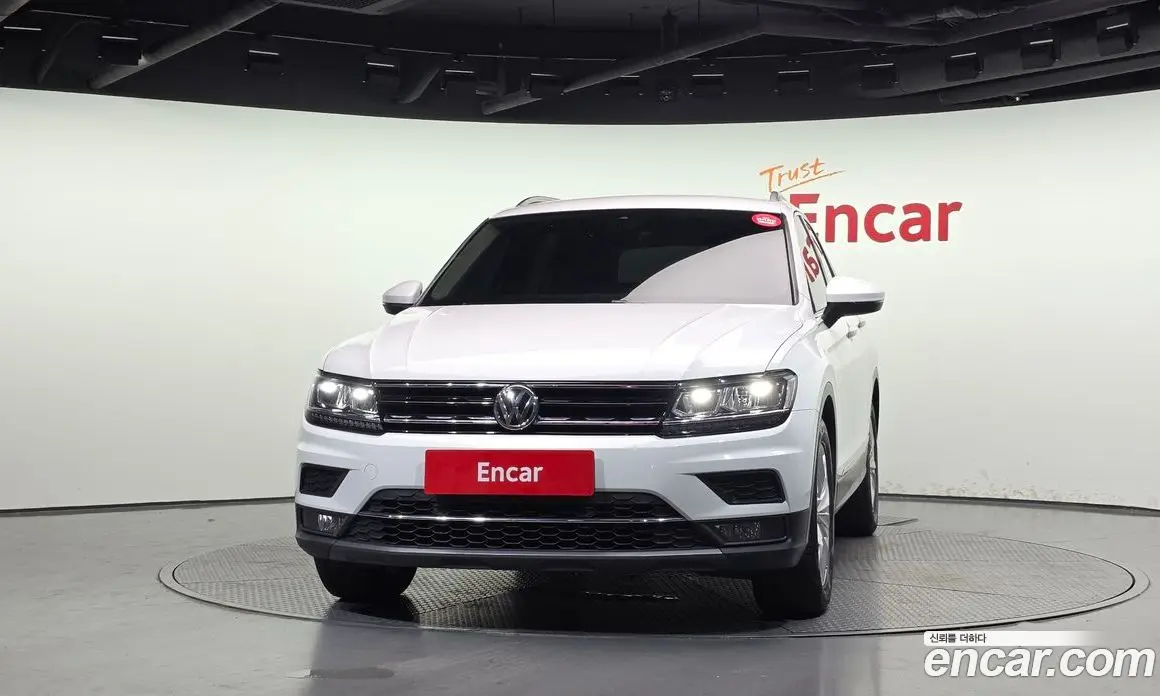 Volkswagen Tiguan 2018 2.0 автомат (гидро), фото 3