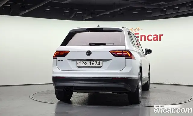Volkswagen Tiguan 2018 2.0 автомат (гидро), миниатюра 4