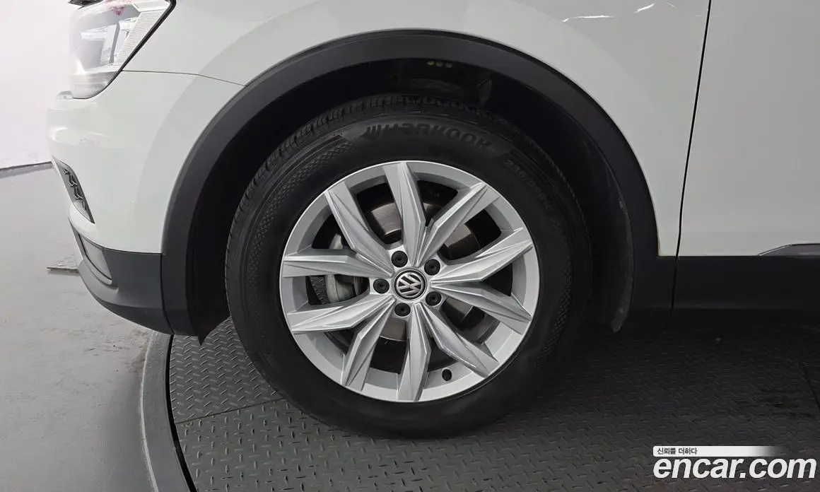 Volkswagen Tiguan 2018 2.0 автомат (гидро), фото 5