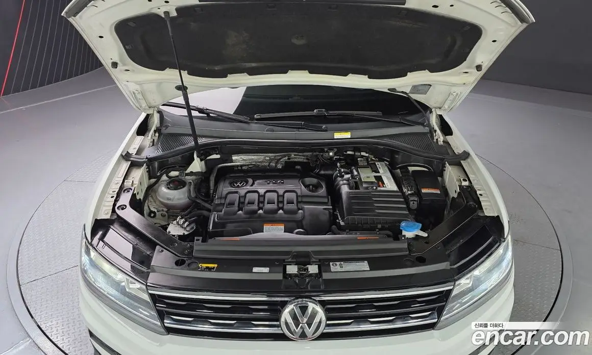 Volkswagen Tiguan 2018 2.0 автомат (гидро), фото 6