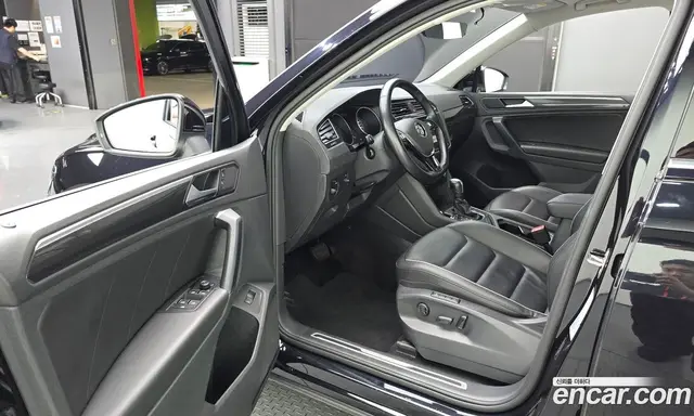 Volkswagen Tiguan 2020 2.0 автомат (гидро), миниатюра 10