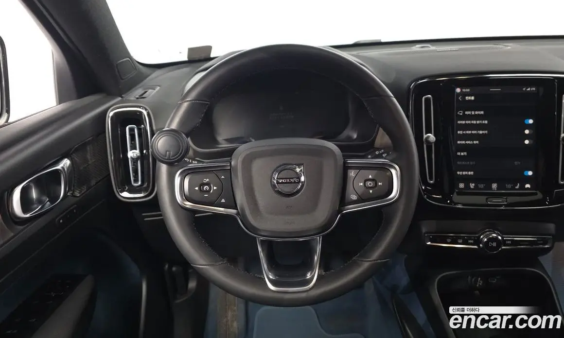 Volvo C40 2022 0.2 автомат (гидро), фото 19