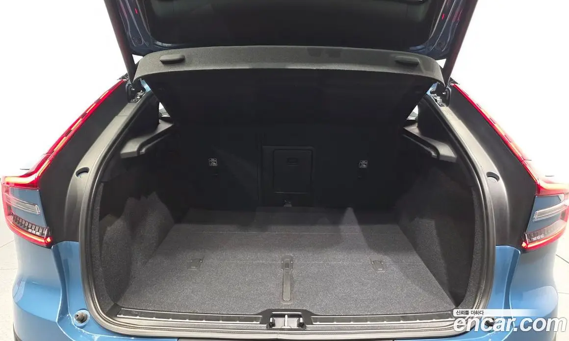 Volvo C40 2022 0.2 автомат (гидро), фото 25