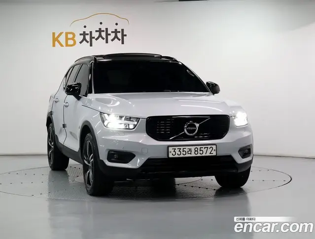 Volvo XC40 2020 2.0 автомат (гидро), миниатюра 2