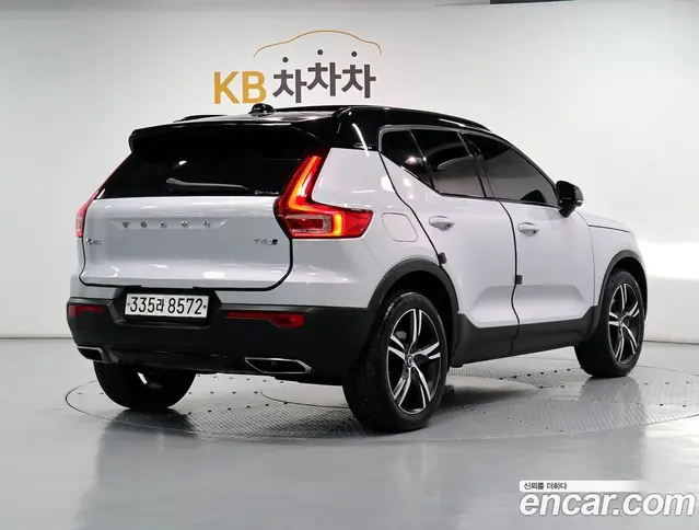 Volvo XC40 2020 2.0 автомат (гидро), миниатюра 3
