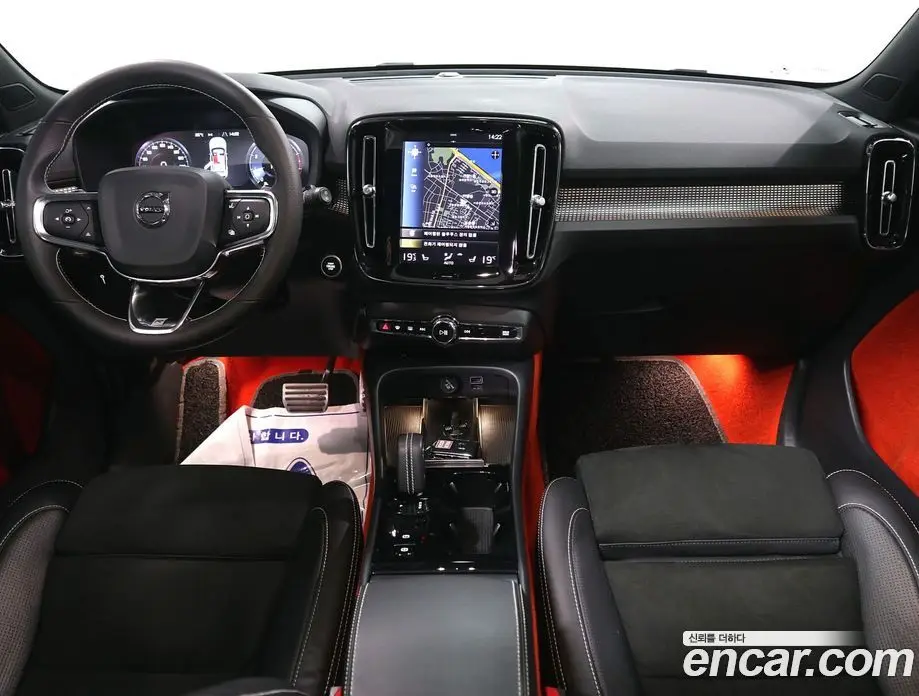 Volvo XC40 2020 2.0 автомат (гидро), фото 5