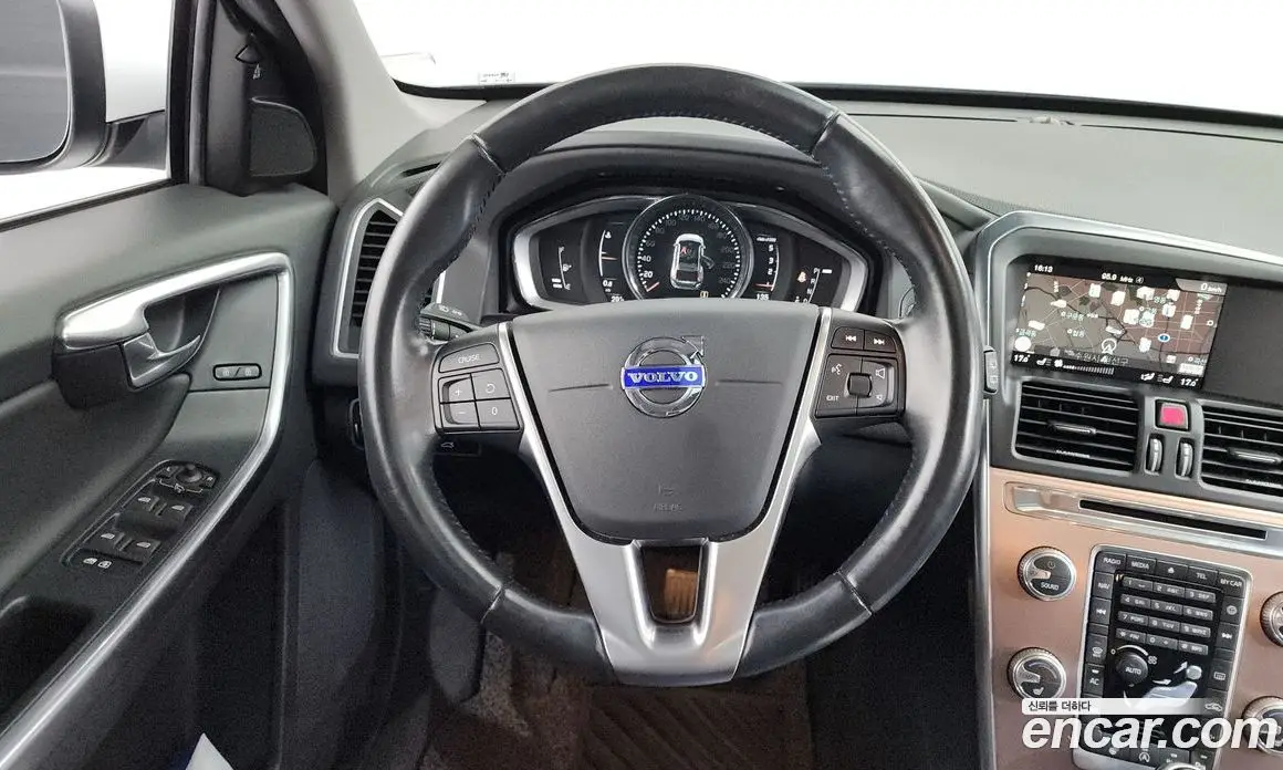 Volvo XC60 2017 2.0 автомат (гидро), фото 13
