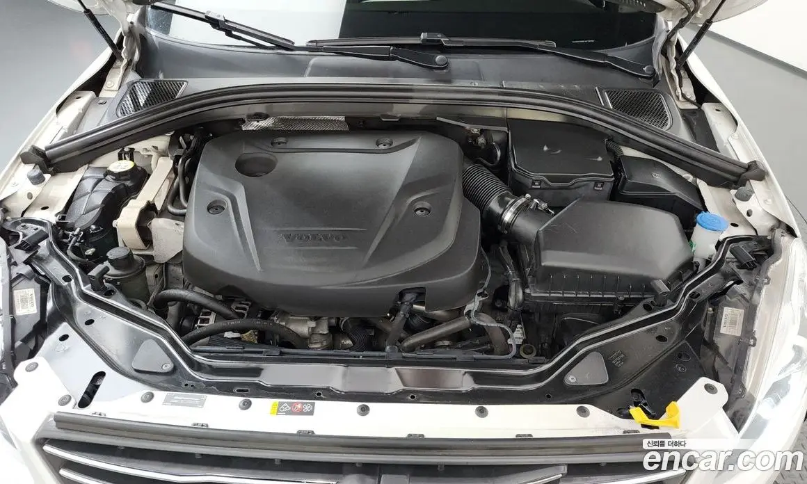Volvo XC60 2017 2.0 автомат (гидро), фото 6