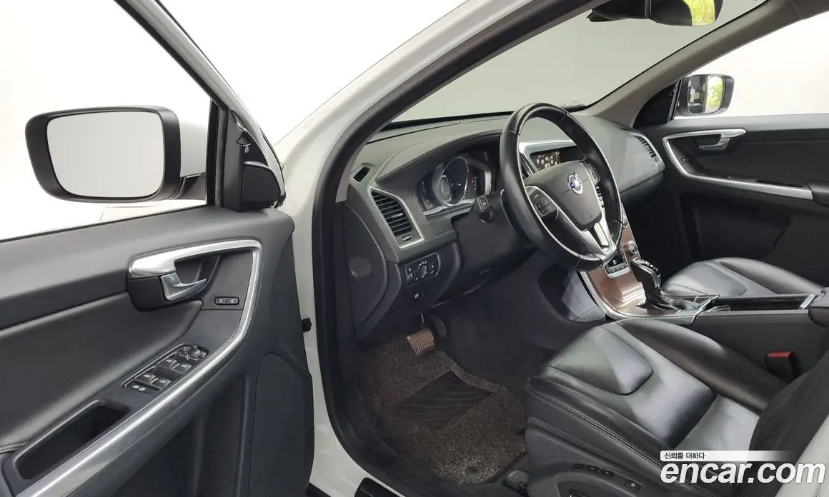 Volvo XC60 2017 2.0 автомат (гидро), фото 10