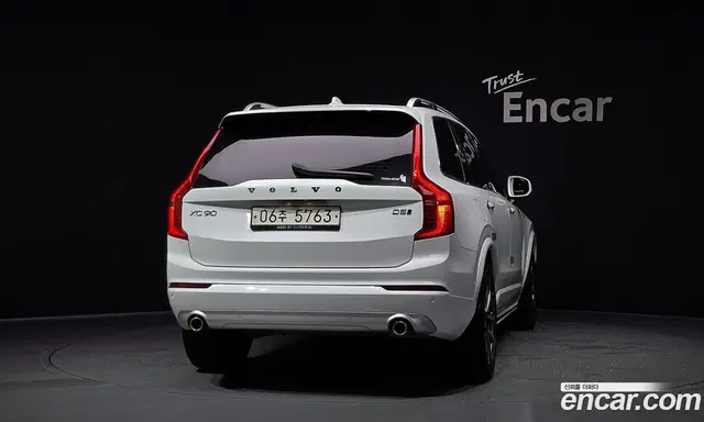 Volvo XC90 2018 2.0 автомат (гидро), миниатюра 4