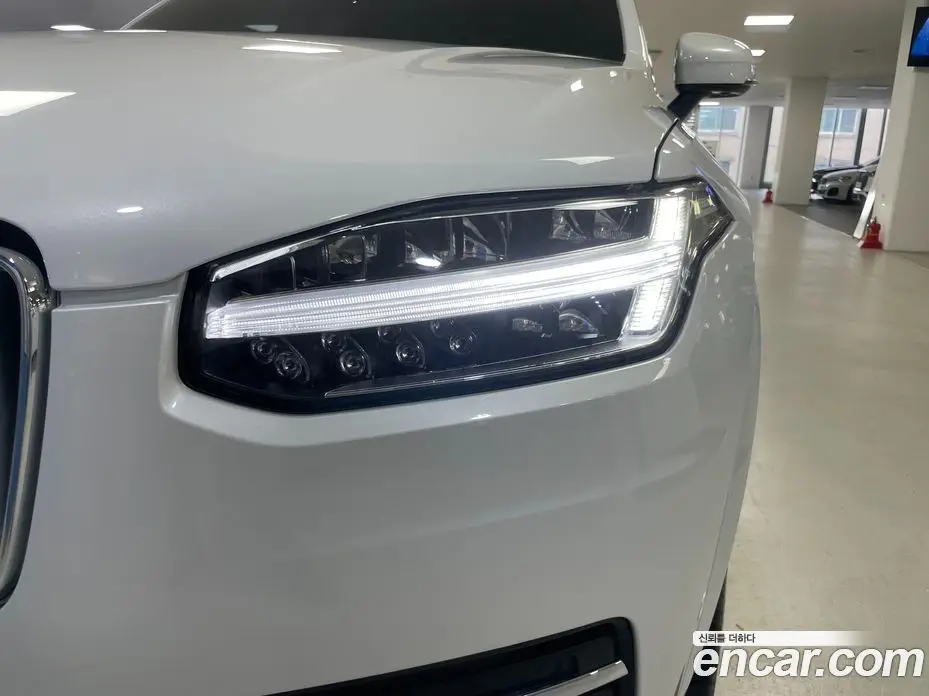 Volvo XC90 2025 2.0 автомат (гидро), фото 18