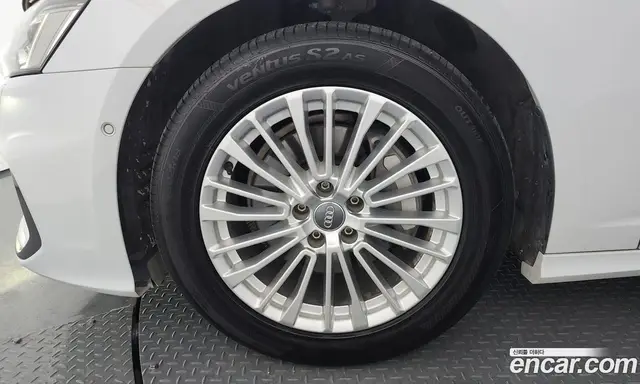Audi A6 2020 2.0 автомат (гидро), миниатюра 5