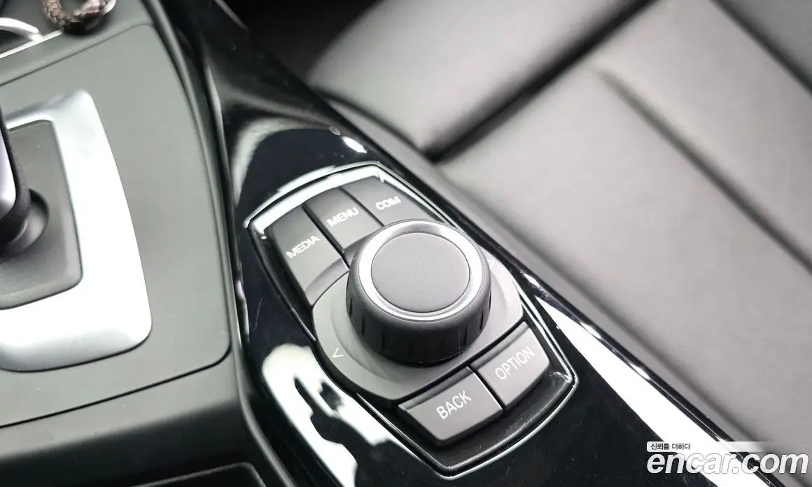 BMW 1 серия 2019 2.0 автомат (гидро), фото 30