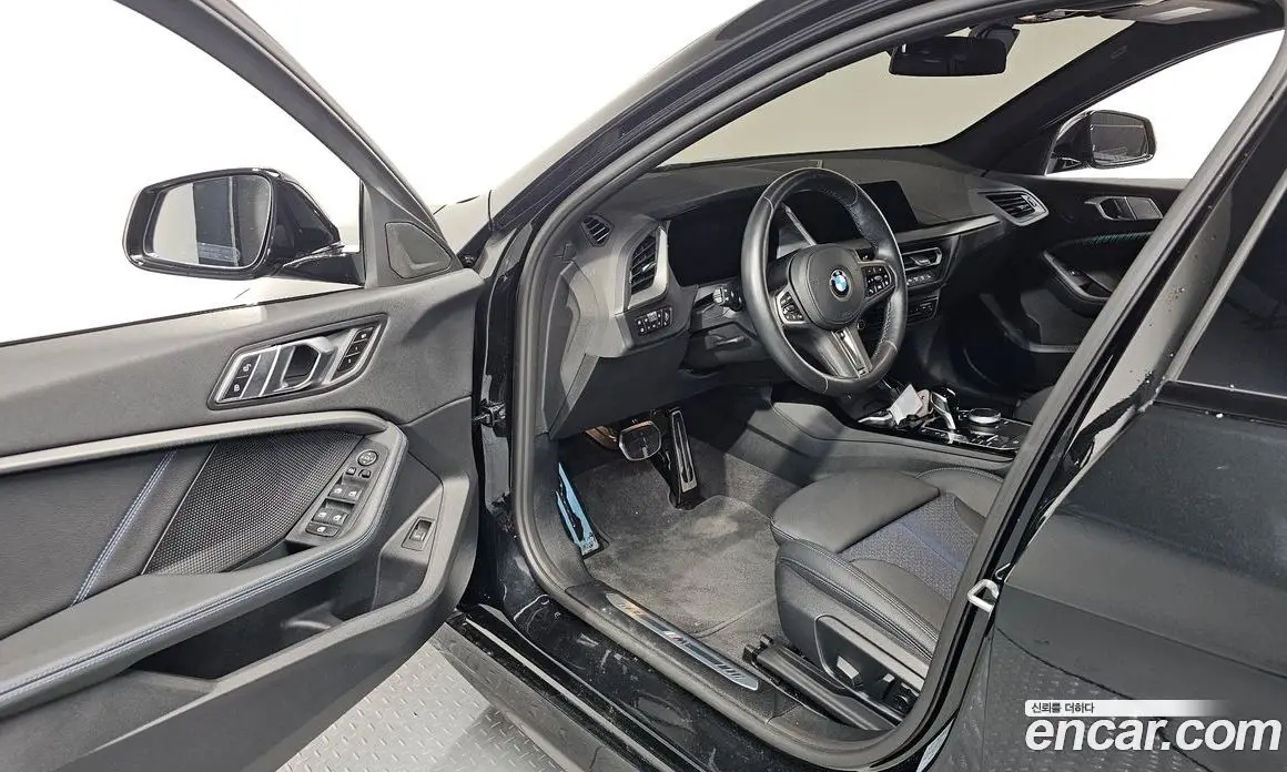 BMW 1 серия 2023 2.0 автомат (гидро), фото 13