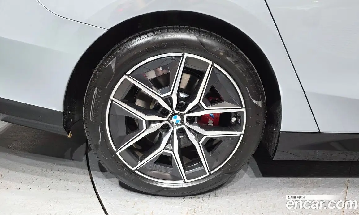 BMW 5 серия 2025 2.0 автомат (гидро), фото 5