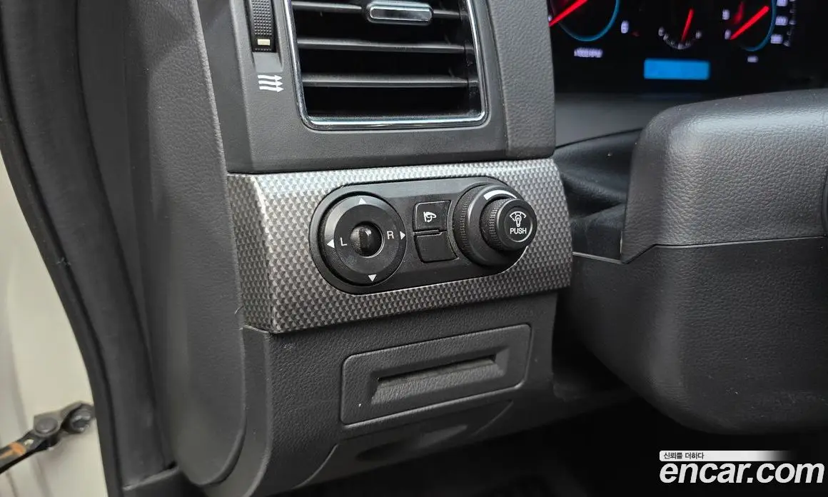 Chevrolet Captiva 2011 2.2 автомат (гидро), фото 16