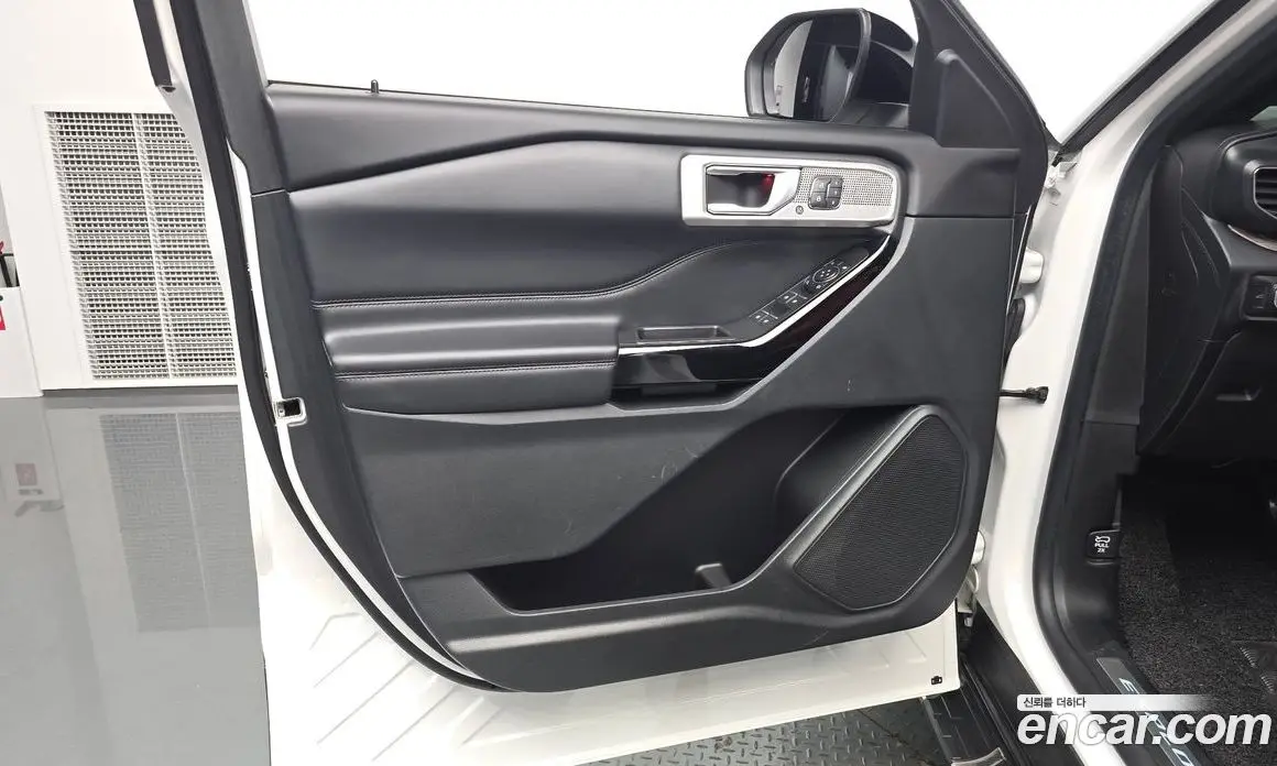 Ford Explorer 2022 3.0 автомат (гидро), фото 13