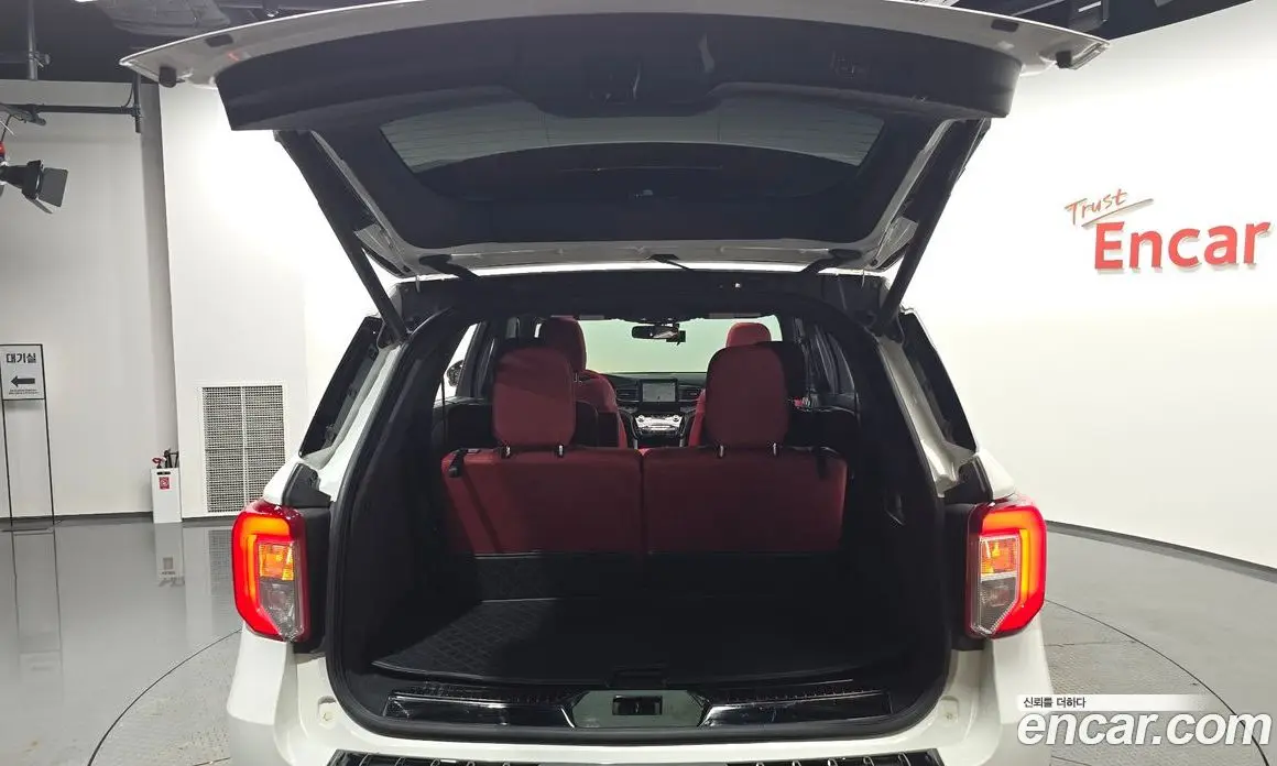 Ford Explorer 2022 3.0 автомат (гидро), фото 31
