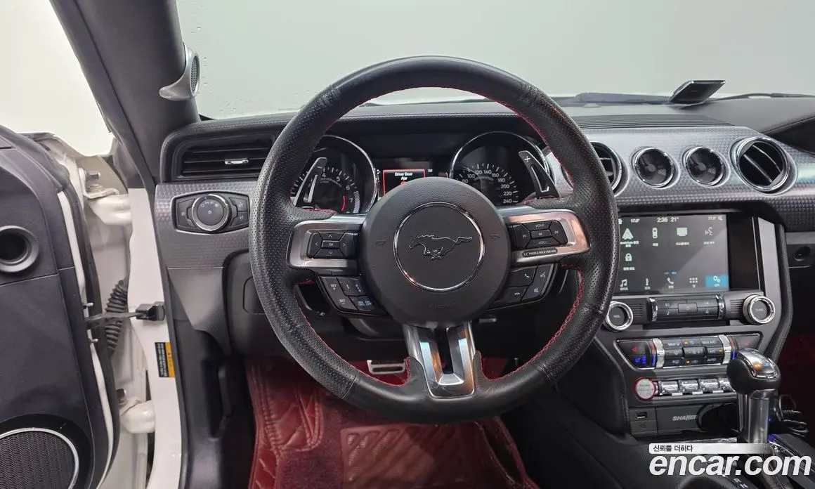 Ford Mustang 2017 2.3 автомат (гидро), фото 18