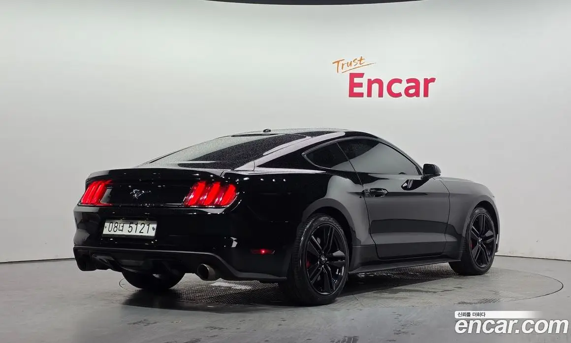 Ford Mustang 2017 2.3 автомат (гидро), фото 2