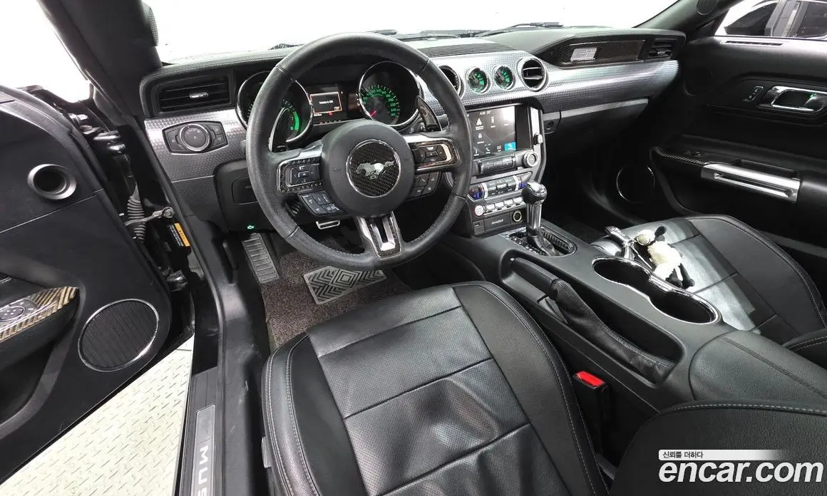 Ford Mustang 2017 2.3 автомат (гидро), фото 7