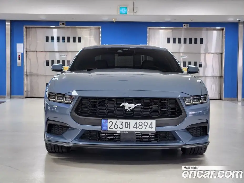 Ford Mustang 2024 2.3 автомат (гидро), фото 3