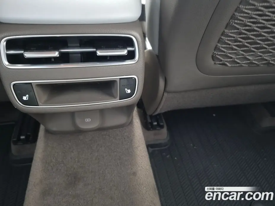 Genesis GV70 2024 2.5 автомат (гидро), фото 16