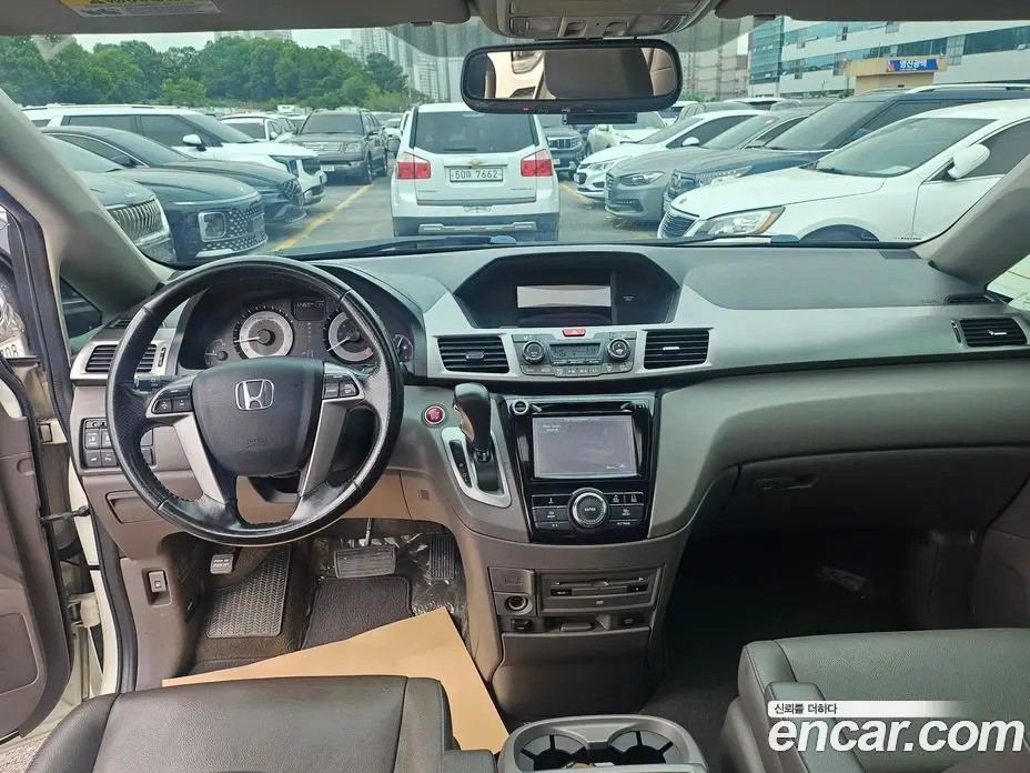 Honda Odyssey 2016 3.5 автомат (гидро), фото 12 Honda Odyssey 2016 3.5 автомат (гидро), фото 12