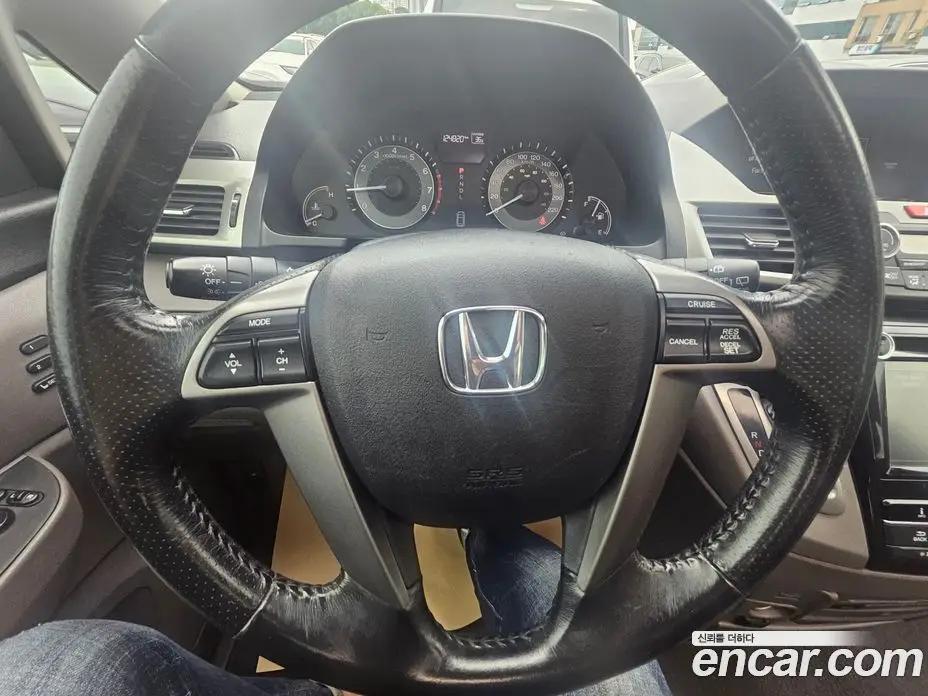 Honda Odyssey 2016 3.5 автомат (гидро), фото 13 Honda Odyssey 2016 3.5 автомат (гидро), фото 13