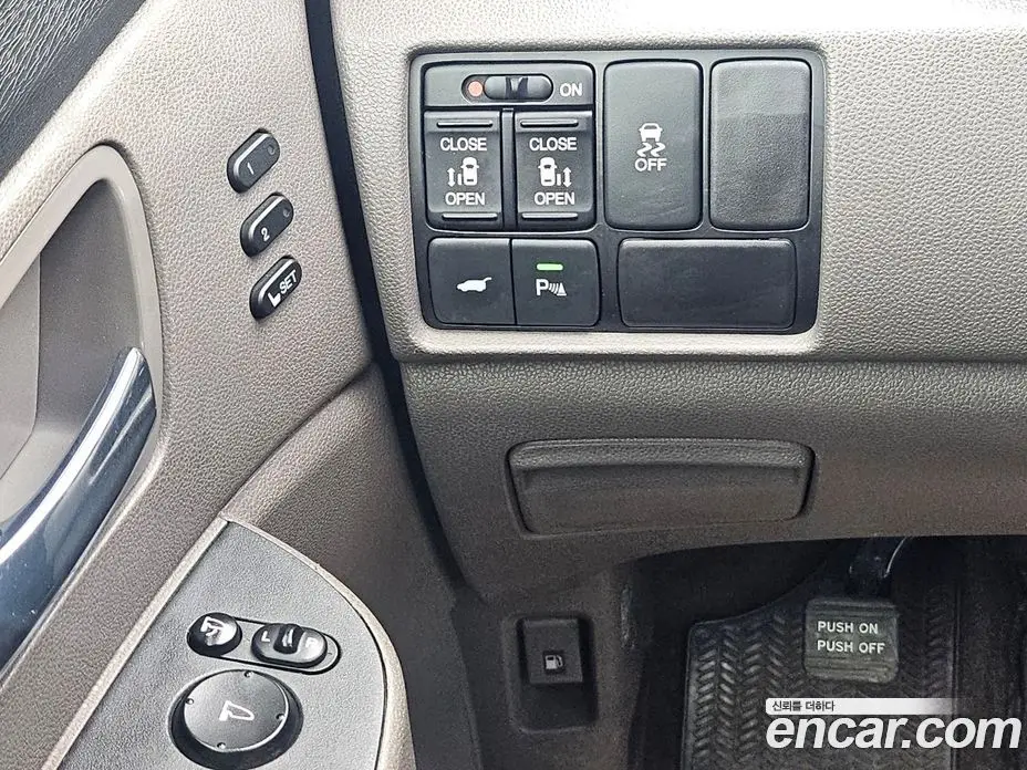 Honda Odyssey 2016 3.5 автомат (гидро), фото 17 Honda Odyssey 2016 3.5 автомат (гидро), фото 17