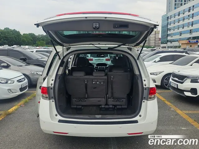 Honda Odyssey 2016 3.5 автомат (гидро), миниатюра 6 Honda Odyssey 2016 3.5 автомат (гидро), миниатюра 6