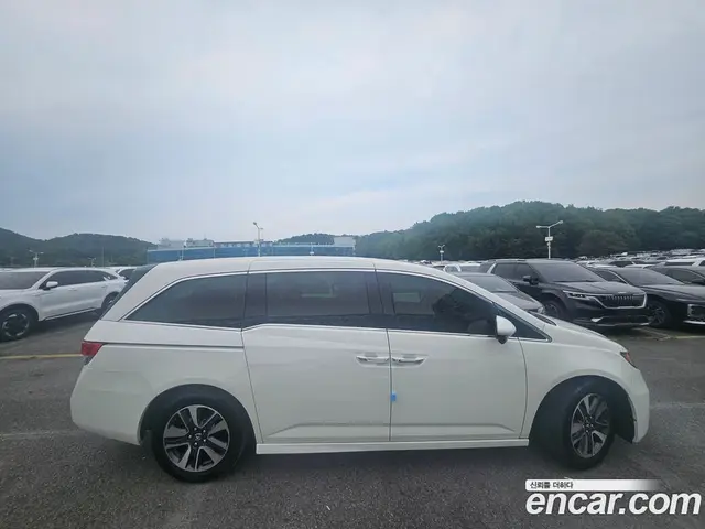 Honda Odyssey 2016 3.5 автомат (гидро), миниатюра 8 Honda Odyssey 2016 3.5 автомат (гидро), миниатюра 8