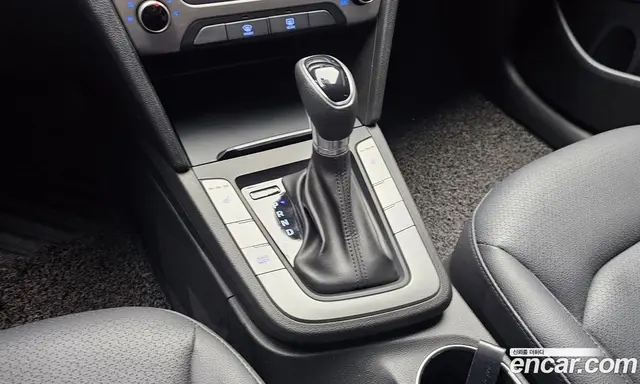 Hyundai Avante 2018 1.6 автомат (гидро), миниатюра 12