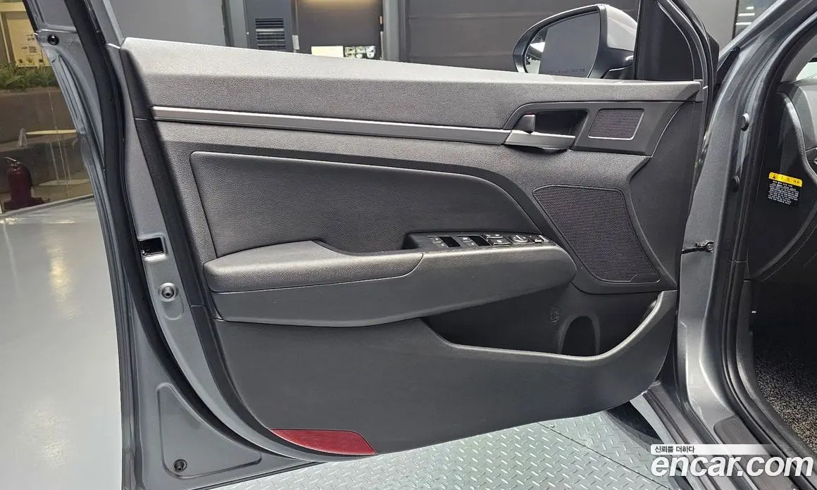 Hyundai Avante 2018 1.6 автомат (гидро), фото 14