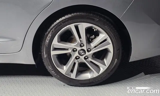 Hyundai Avante 2018 1.6 автомат (гидро), миниатюра 7